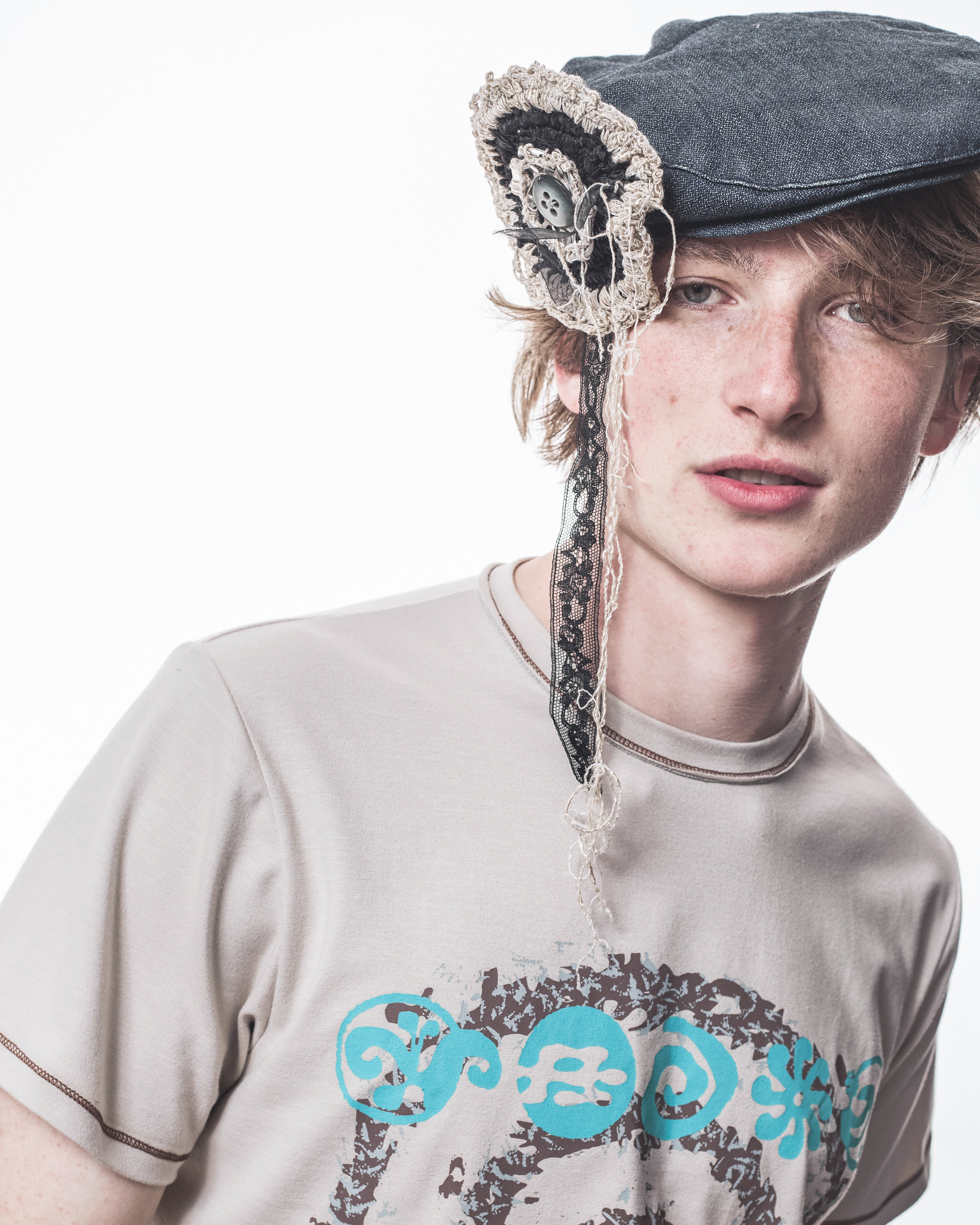 Flower Brooch Black & Beige